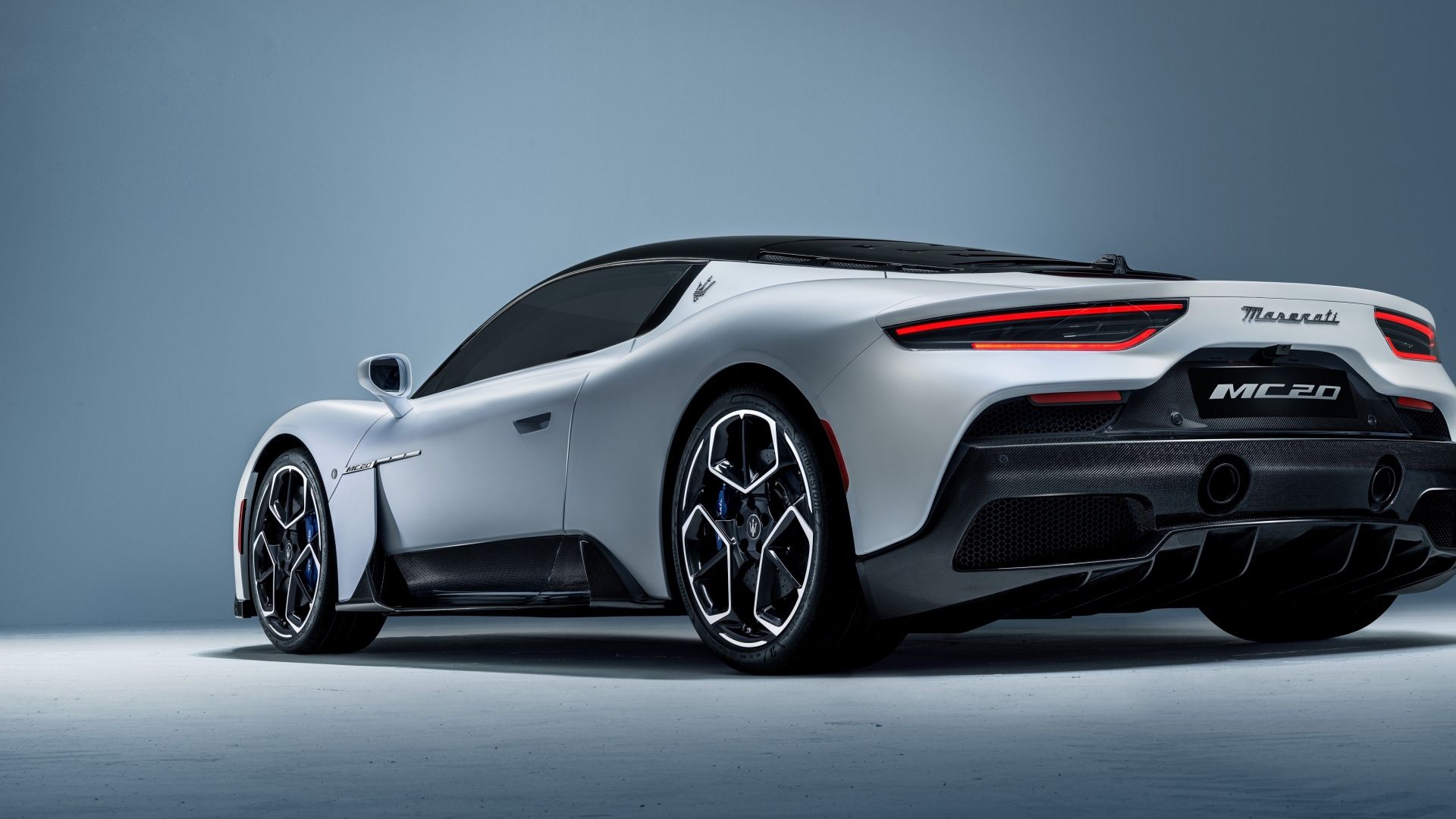 Médio-16852-11MaseratiMC20