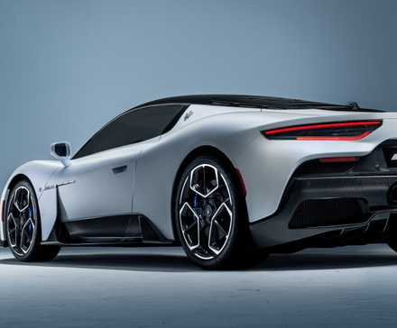 Médio-16852-11MaseratiMC20