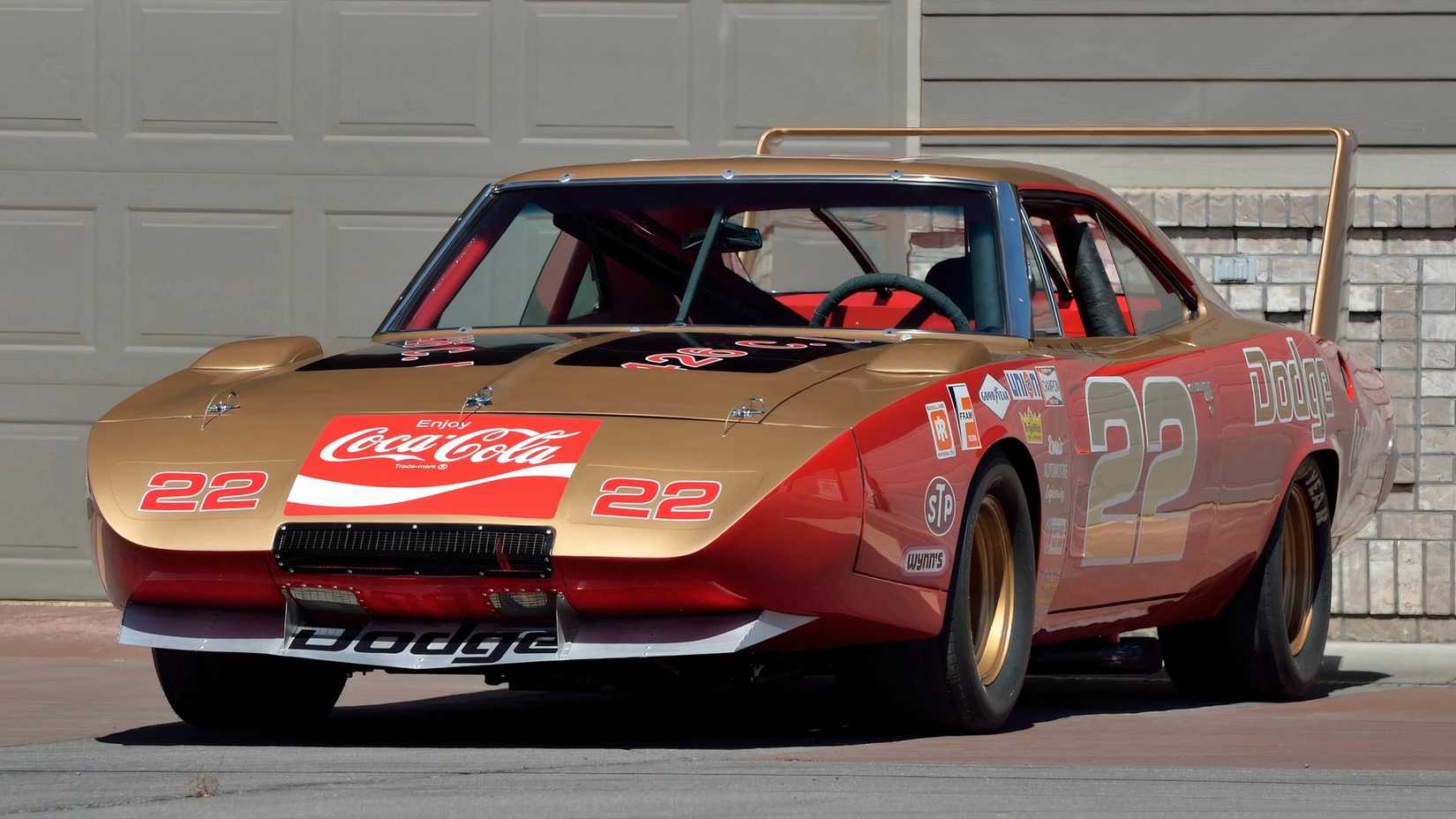 Vista frontal 3/4 do Dodge Charger Daytona 1969 de Bobby Allison