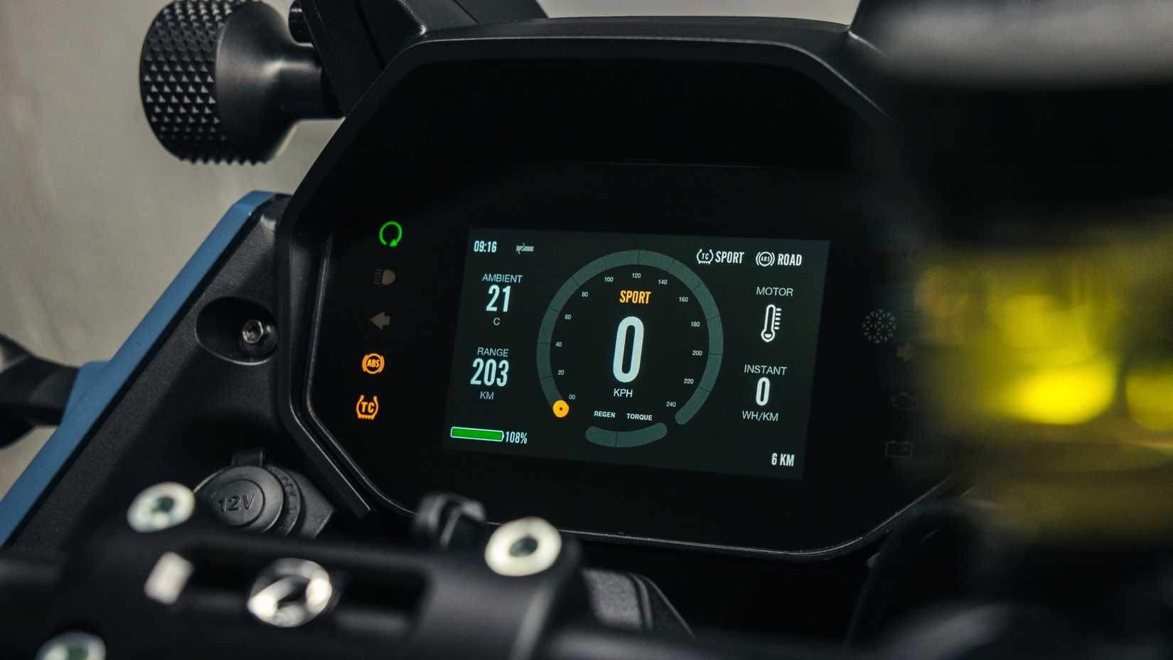 2025 Zero DSR/X TFT close-up