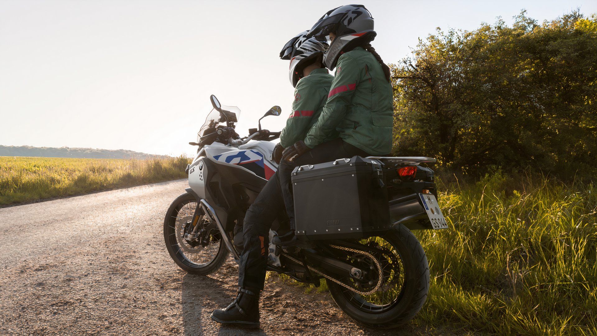 2025 BMW F 900 GS Adventure hd wallpaper