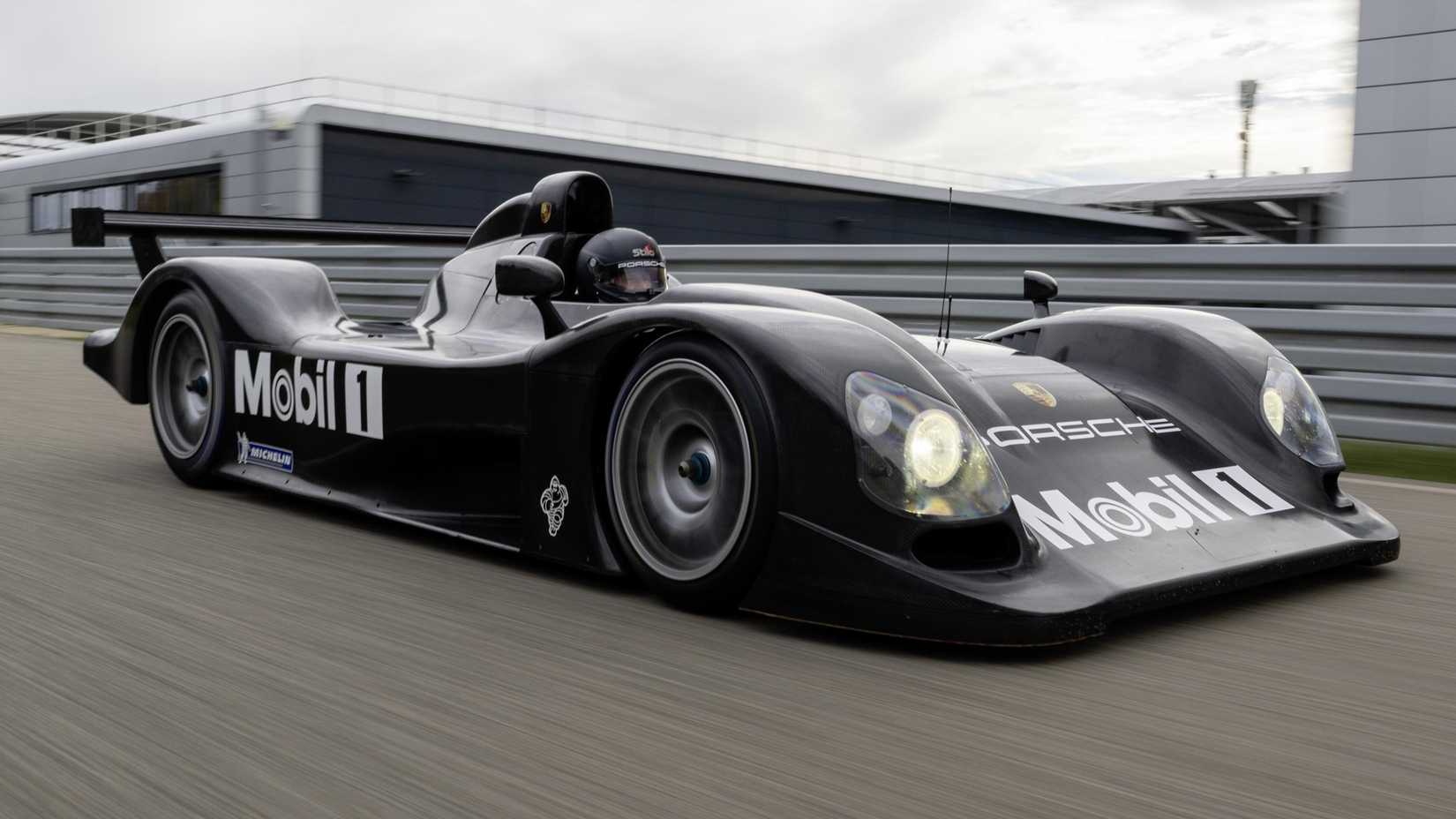 Black Porsche LMP2000