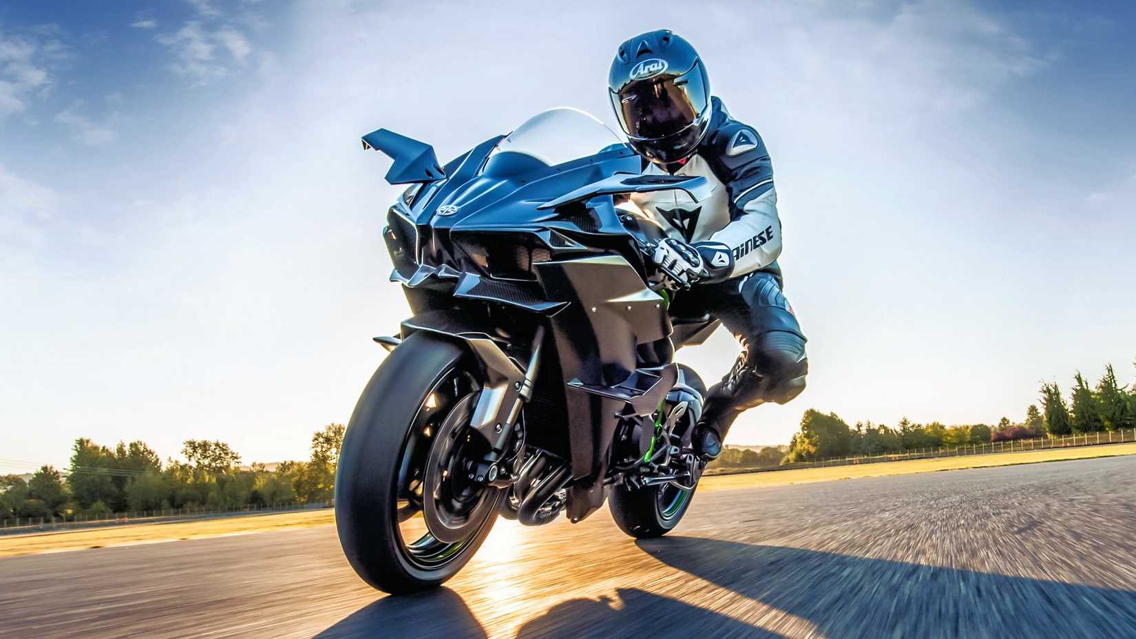 Kawasaki Ninja H2 R cornering front third quarter view