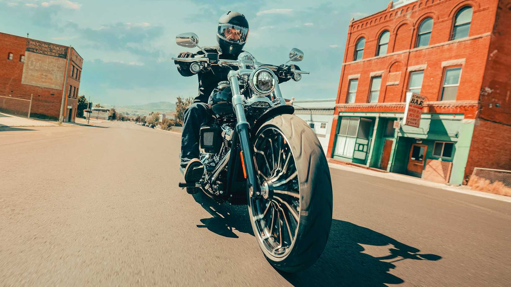 Rider on a 2025 Harley-Davidson Breakout
