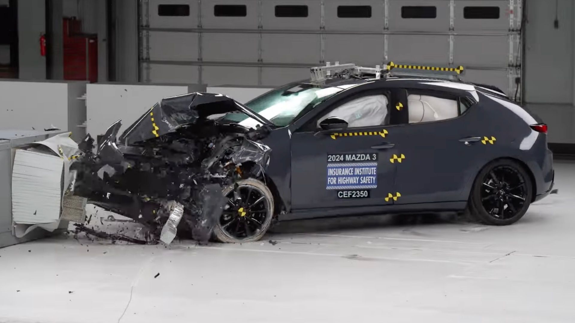 Teste de colisão do Mazda3