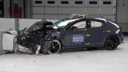 Teste de colisão do Mazda3
