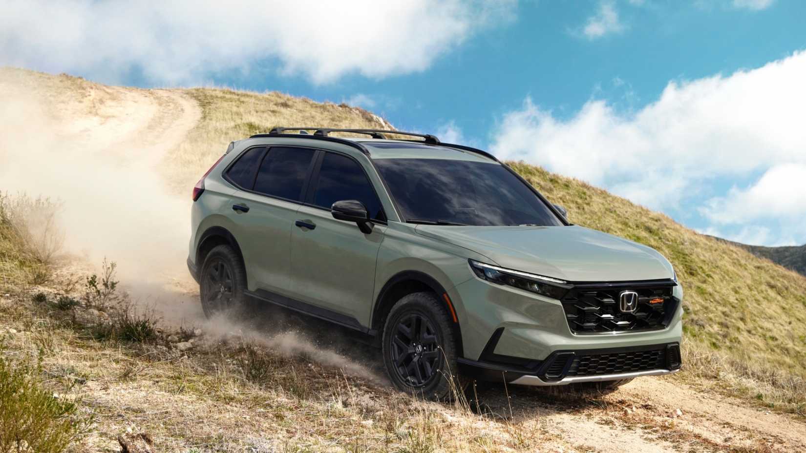 2026 Honda CR-V TrailSport Hybrid Front Angle With Dirt