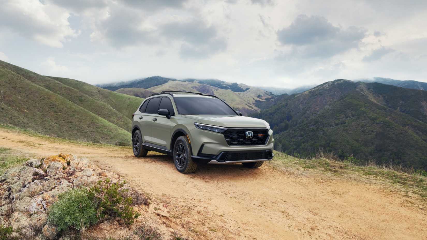 2026 Honda CR-V TrailSport Hybrid Front On Dirt