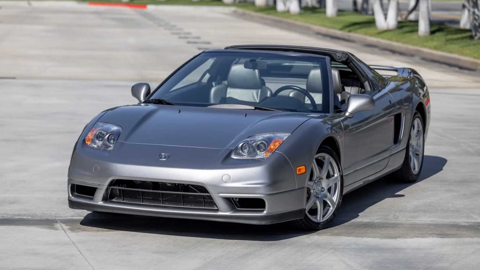 2002 Acura NSX frontal 3/4 tiro estacionado