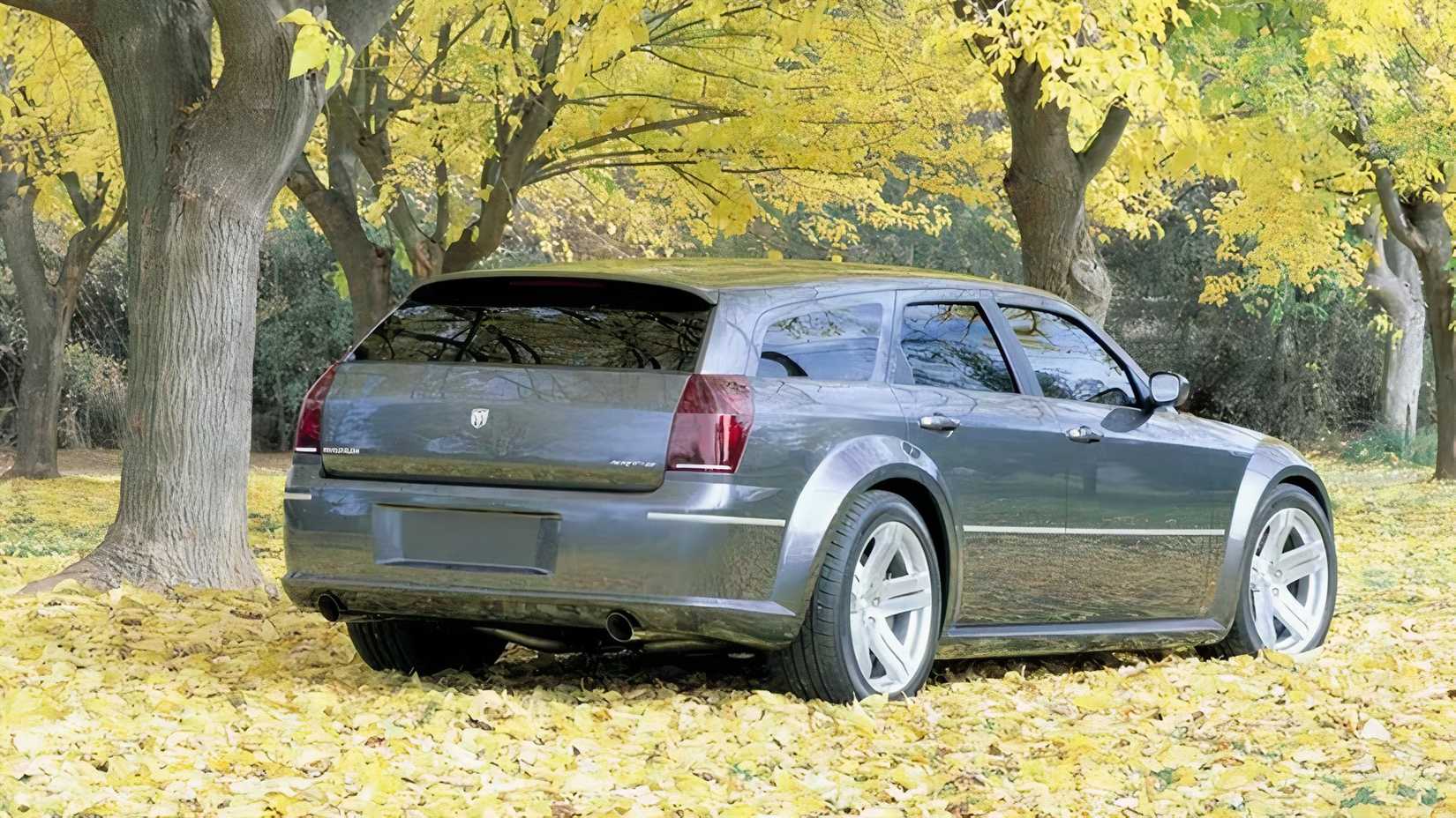 2006 Dodge Magnum SRT-8 rear 3/4 shot