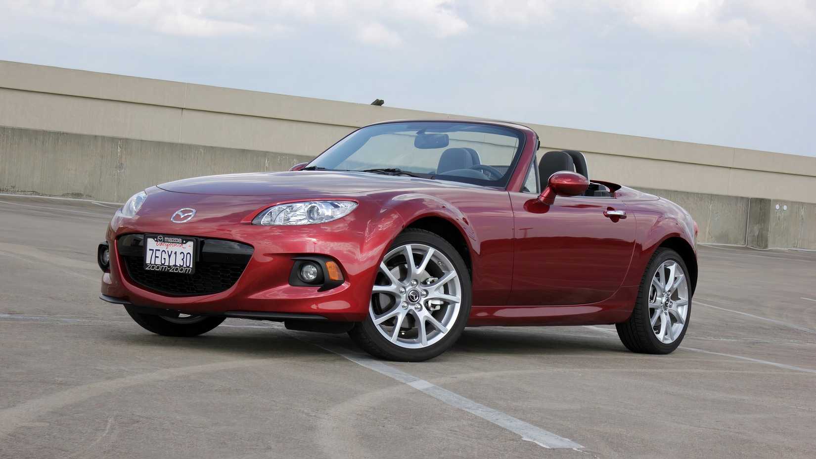 2014 Mazda MX-5 Miata PRHT - Conduzido