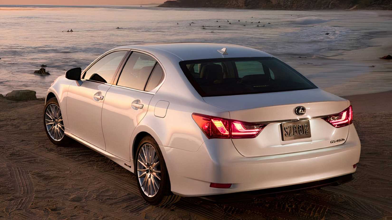 2014_Lexus_GS_450h_010