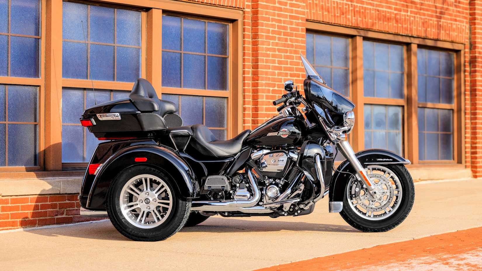 Foto de perfil estático da Harley-Davidson TriGlide Ultra 2022