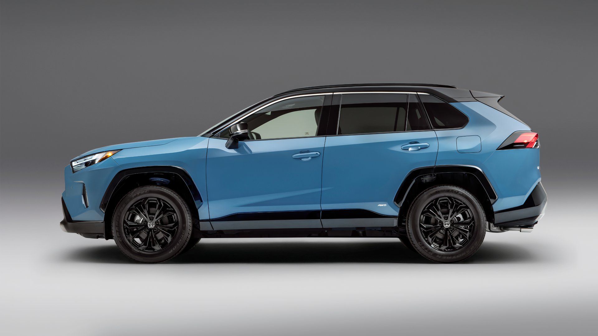 Side profile shot of a 2022 Toyota RAV4 XSE