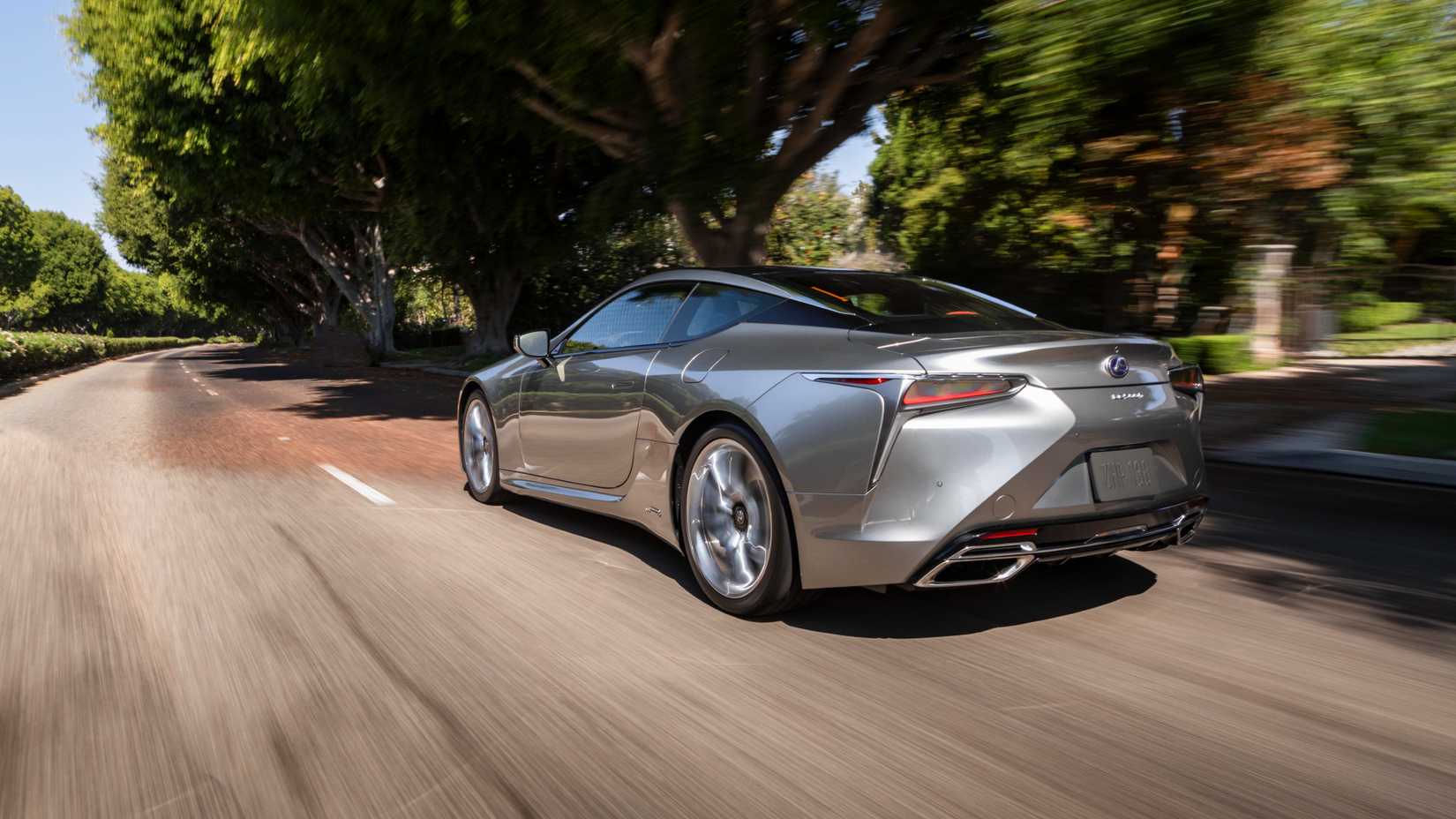 2023 Lexus LC Híbrido Exterior Condução Traseira