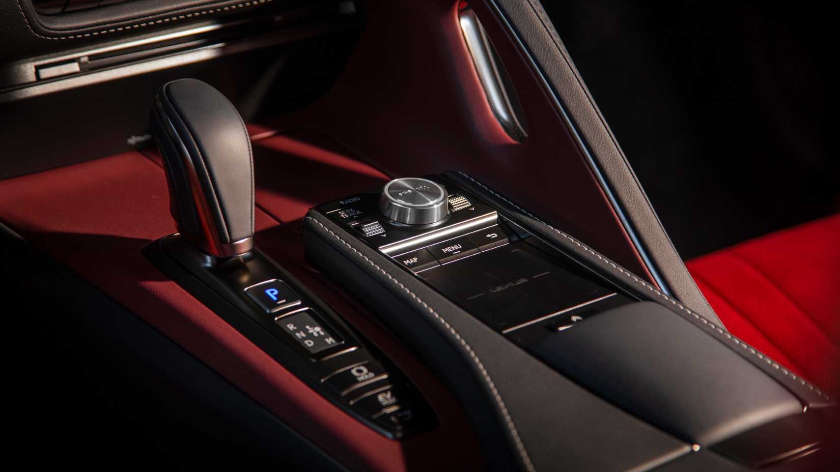 Console central interno híbrido Lexus LC 2023