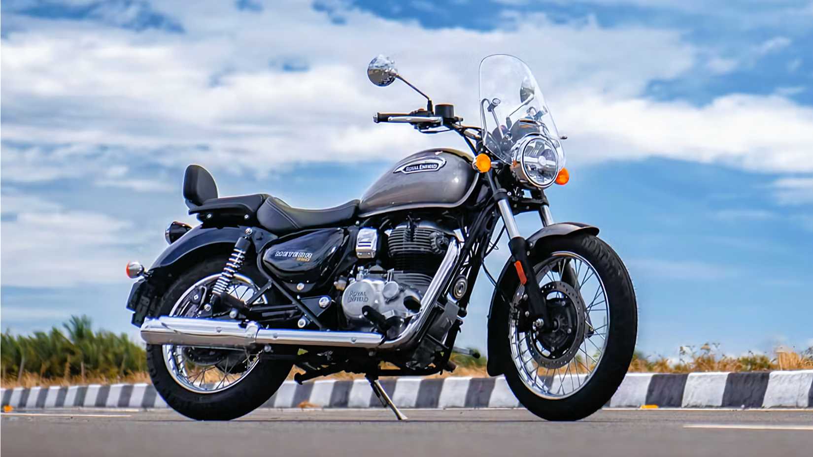 2024 Royal Enfield Meteor 350 static front quarter shot