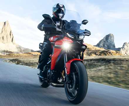 A bicicleta de turismo Yamaha Tracer 9 2025 é atraente