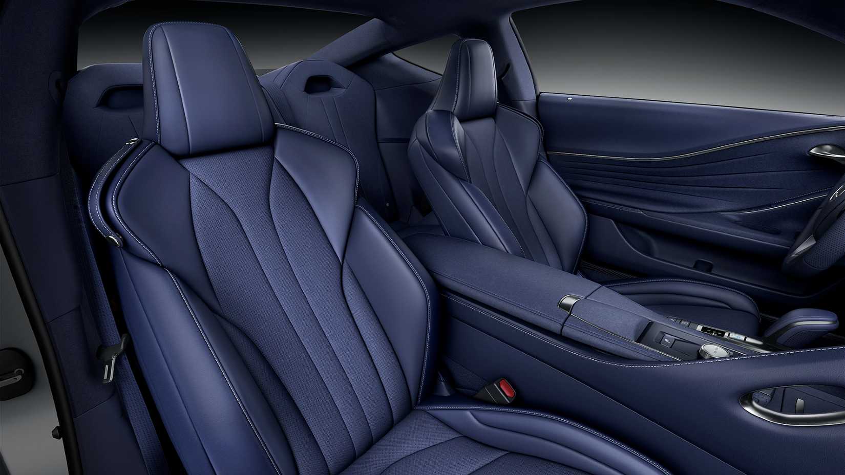 Assentos dianteiros internos híbridos Lexus LC 2024