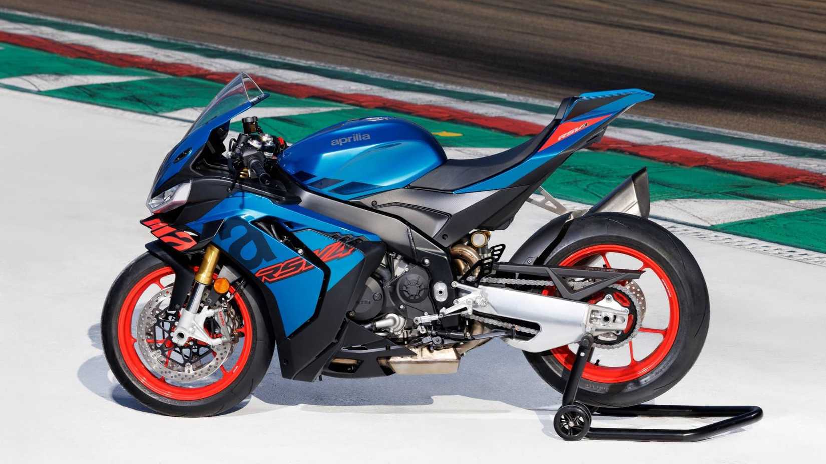 2025 Aprilia RSV4 Side