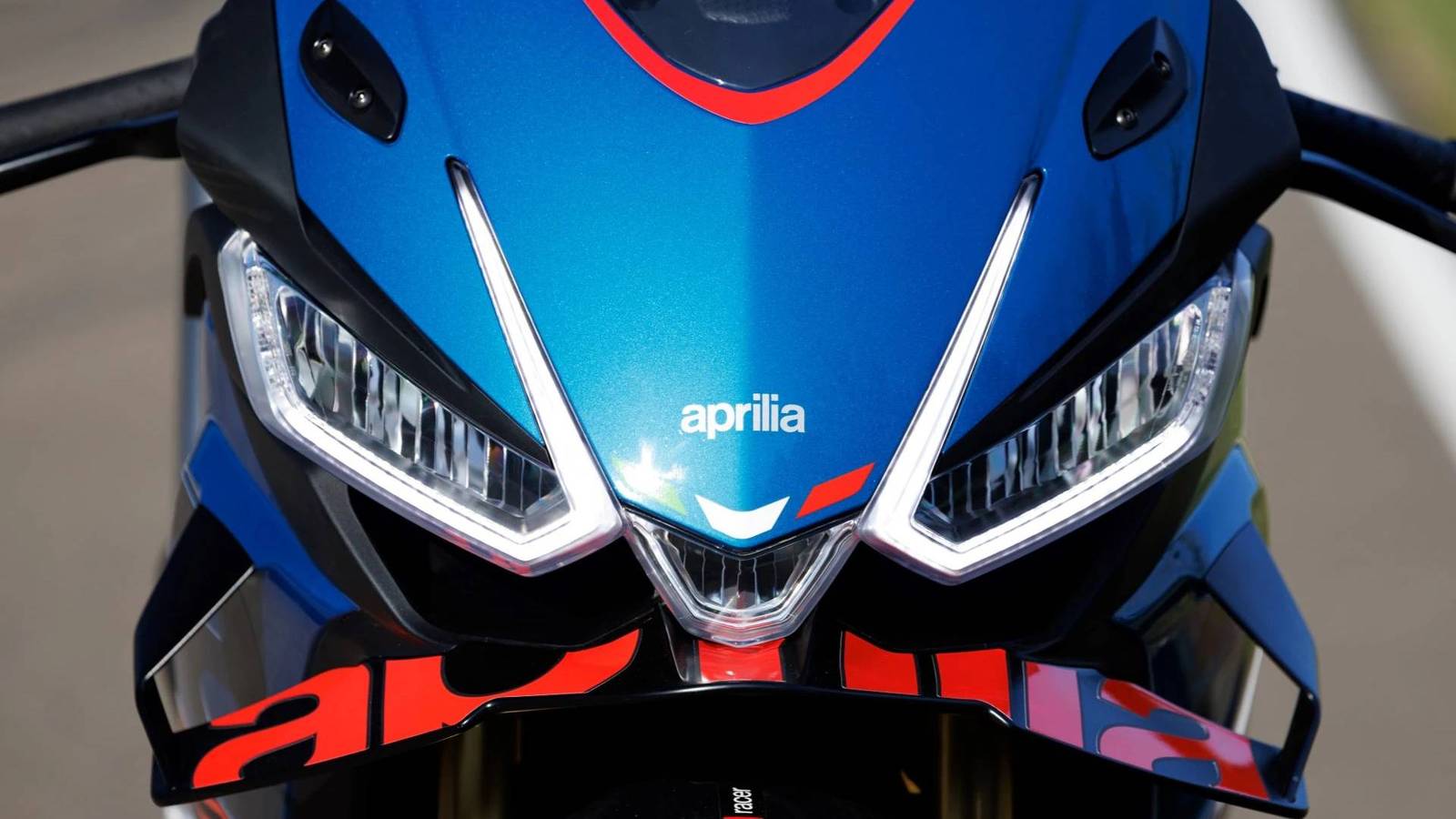 Forget The Yamaha R1 Or Ducati Panigale - This Is The Performance Sports Bike You Need