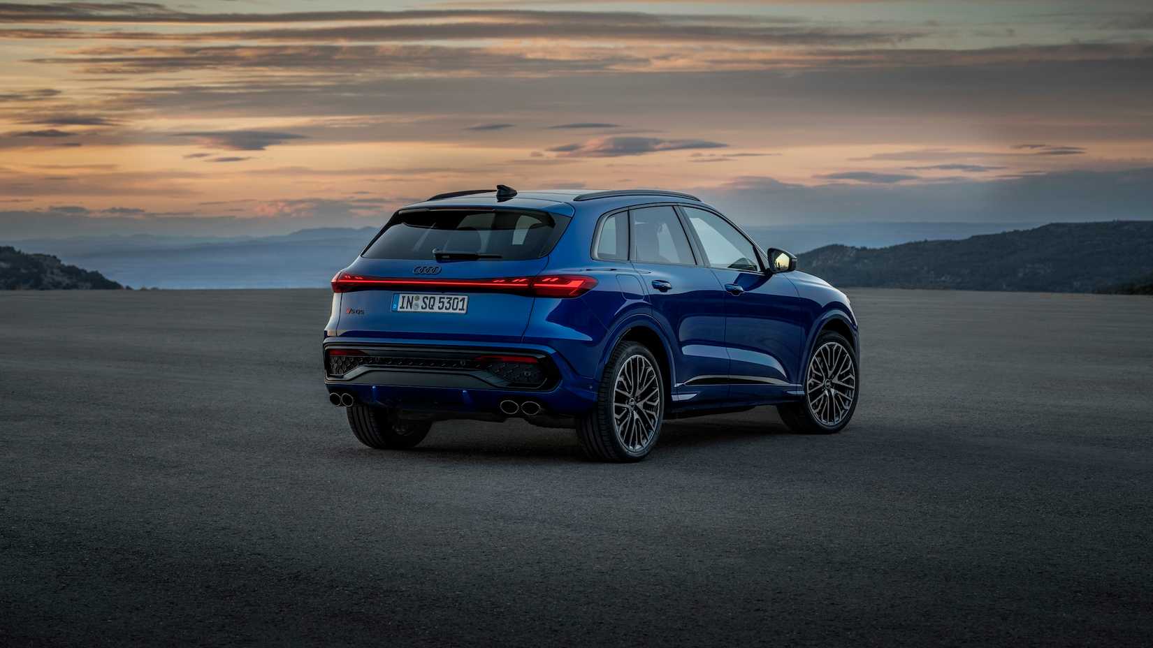 Blue 2025 SQ5 rear-quarter