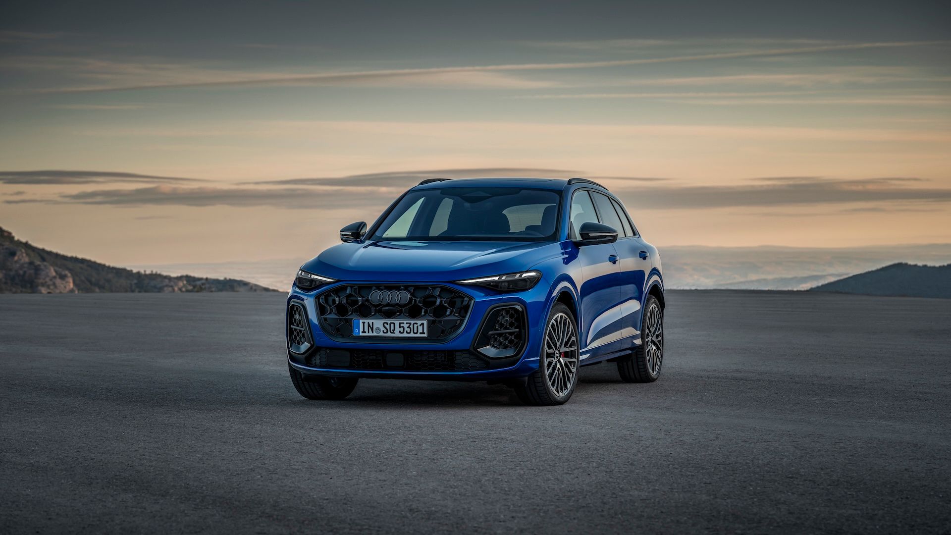 Blue 2025 SQ5 front-quarter