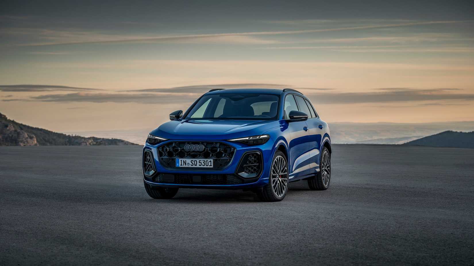 Blue 2025 SQ5 front-quarter