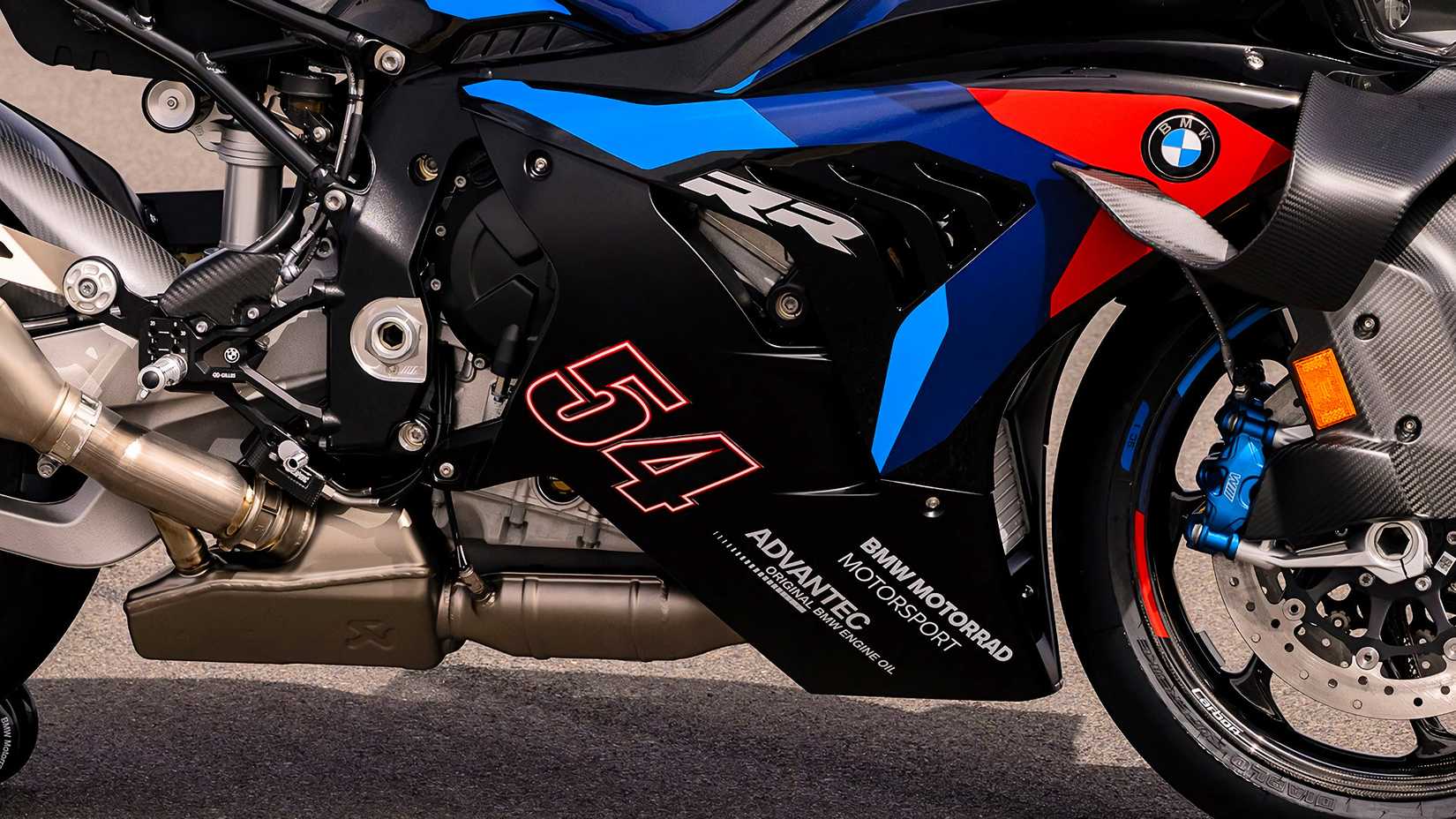 Detalhe do motor BMW M 1000 RR 2025