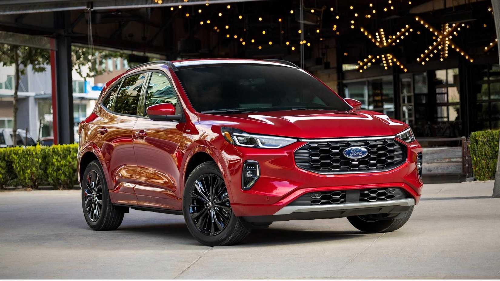 2025 Ford Escape frontal 3/4 tiro estacionado