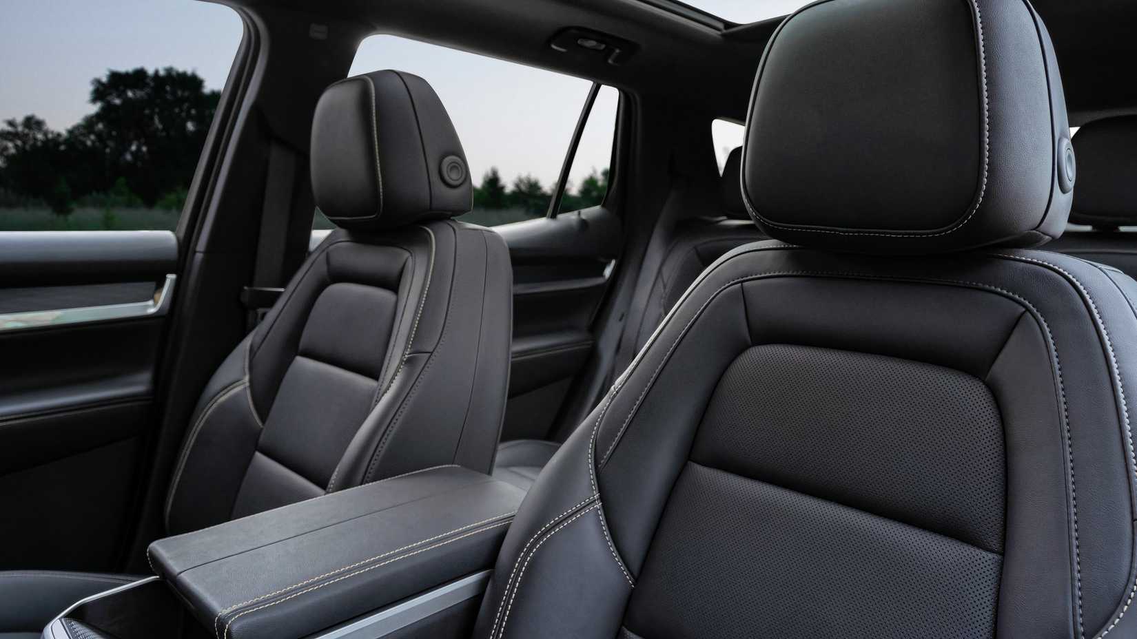 2025-gmc-terrain-109