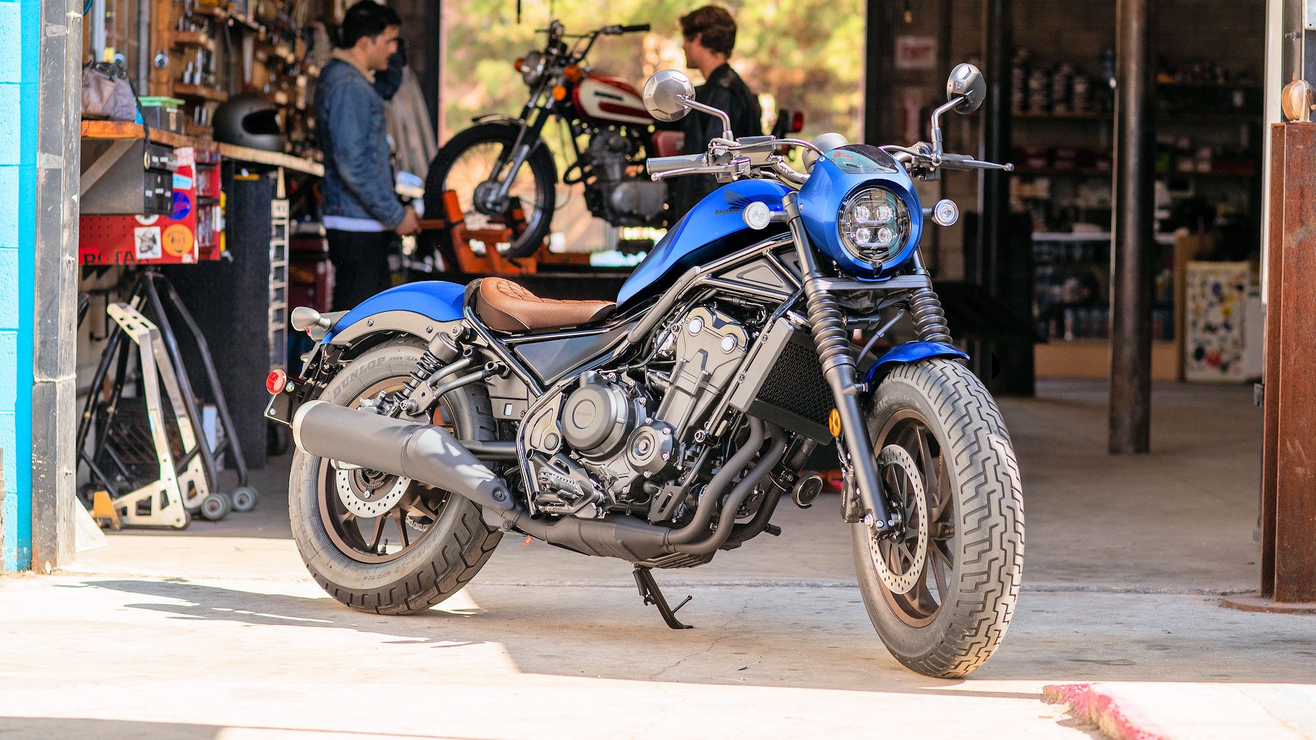 2025 Honda Rebel 500 static front quarter shot