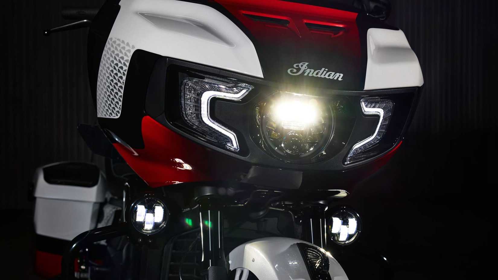 2025 indian challenger elite headlight