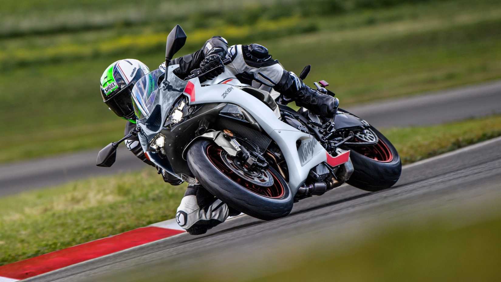 2025 Kawasaki Ninja ZX-6R curvas (2)