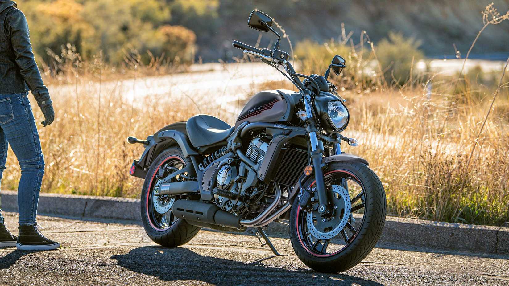 2025 Kawasaki Vulcan S static front quarter shot