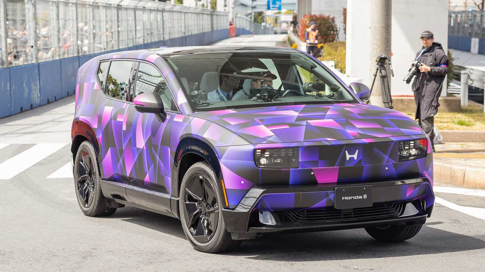 2025 Red Bull Showrun. Honda 0 Series. 0 SUV. Max Verstappen-7