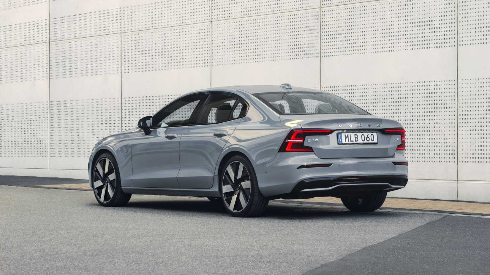 2025 Volvo S60 Recharge Rear Three-Quarter 02