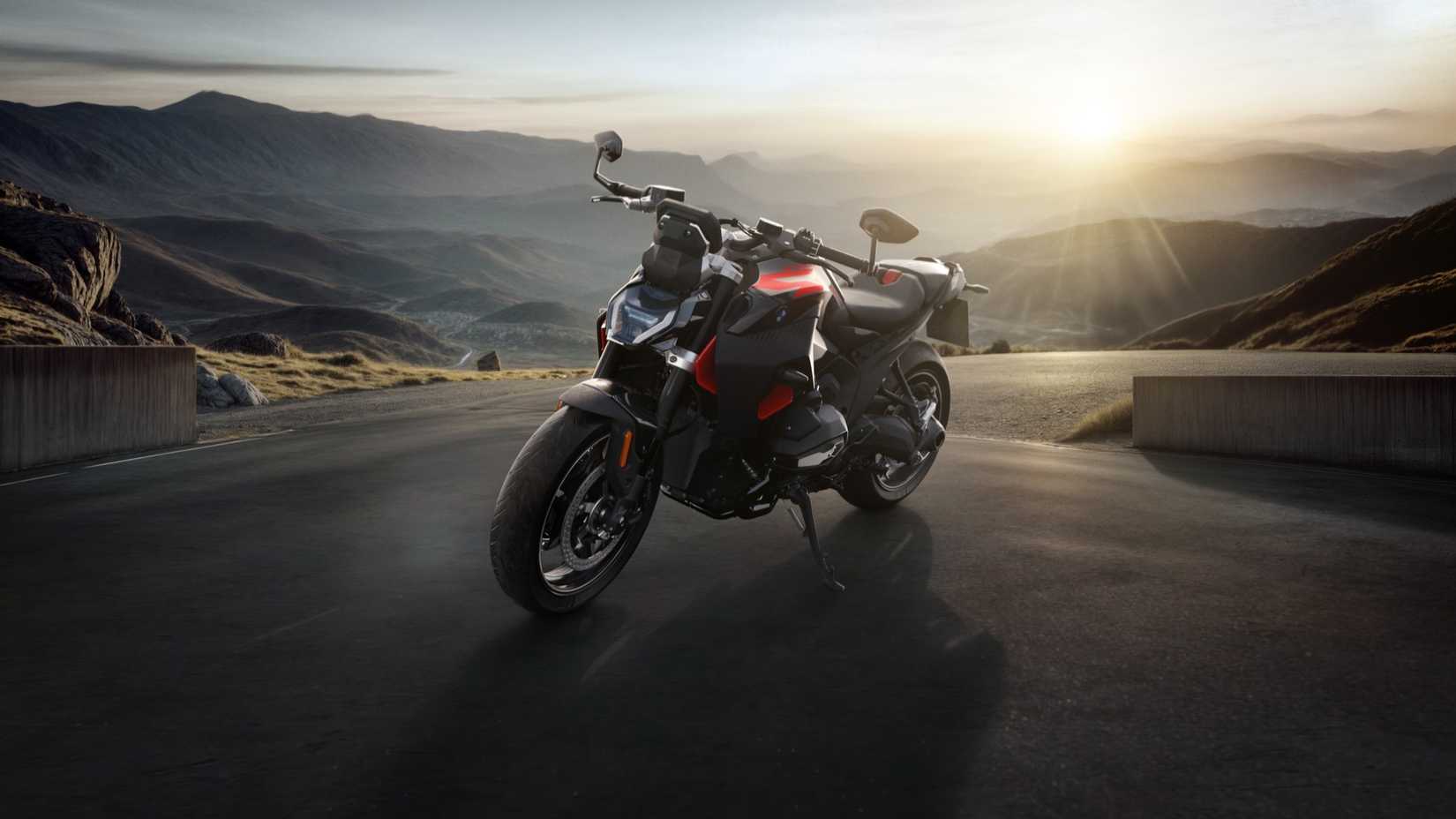 2026 BMW R 1300 R Left Side