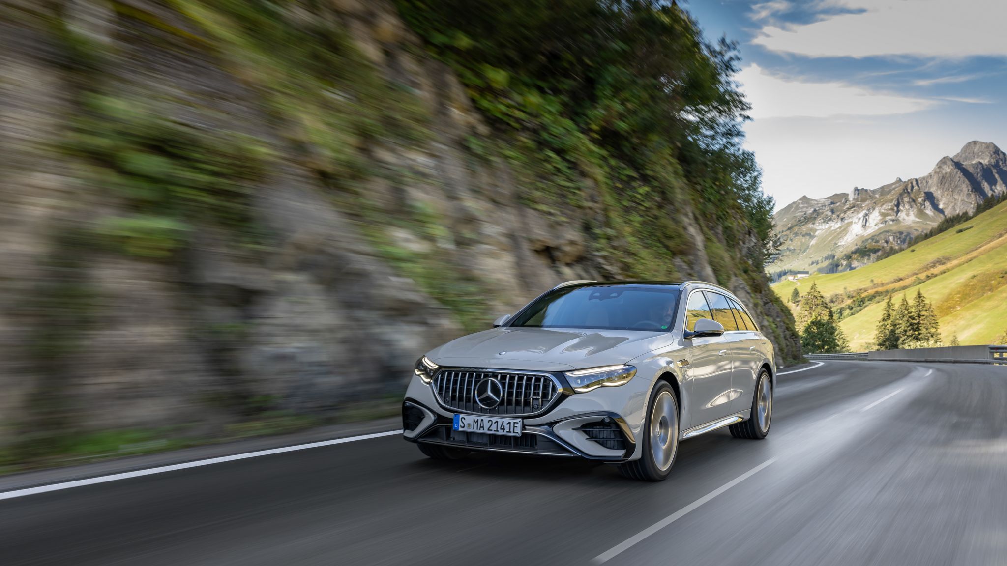 2026 Mercedes-AMG E 53 Hybrid Estate-7