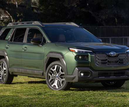 Ângulo frontal Subaru Outback 2026