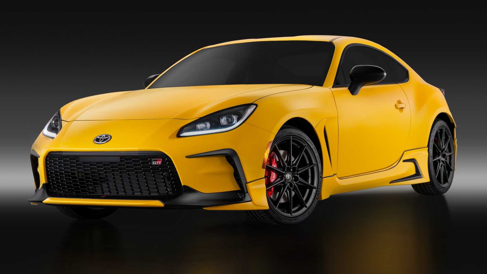 Ângulo frontal da edição 2026 Toyota GR86 Yuzu