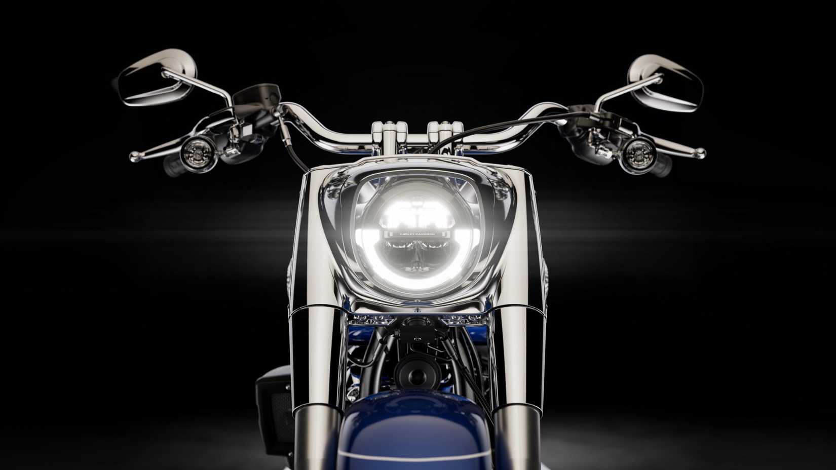 2025 Harley-Davidson Fat Boy cool LED DRL in the hedlamp