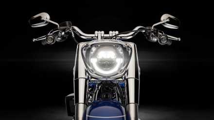 2025 Harley-Davidson Fat Boy cool LED DRL no farol