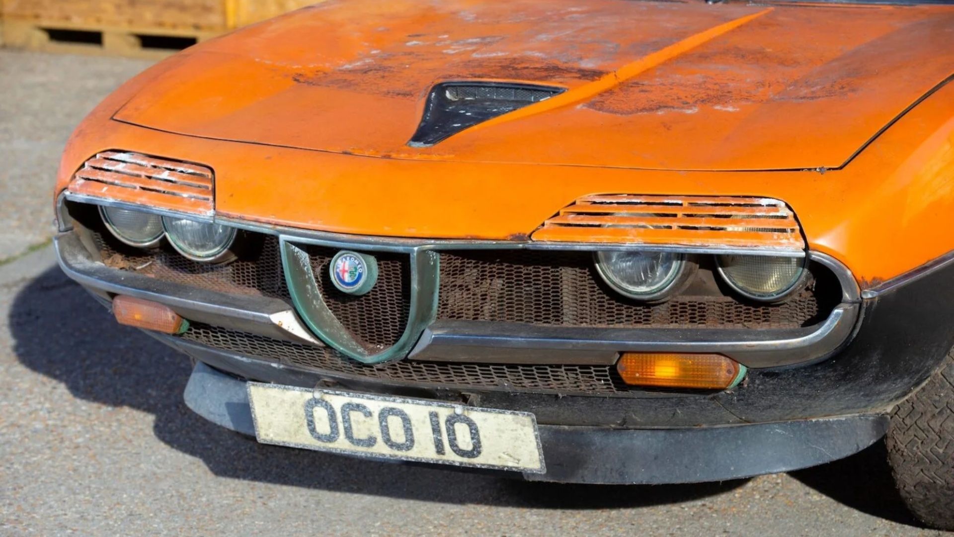 1975 Alfa Romeo Montreal grille