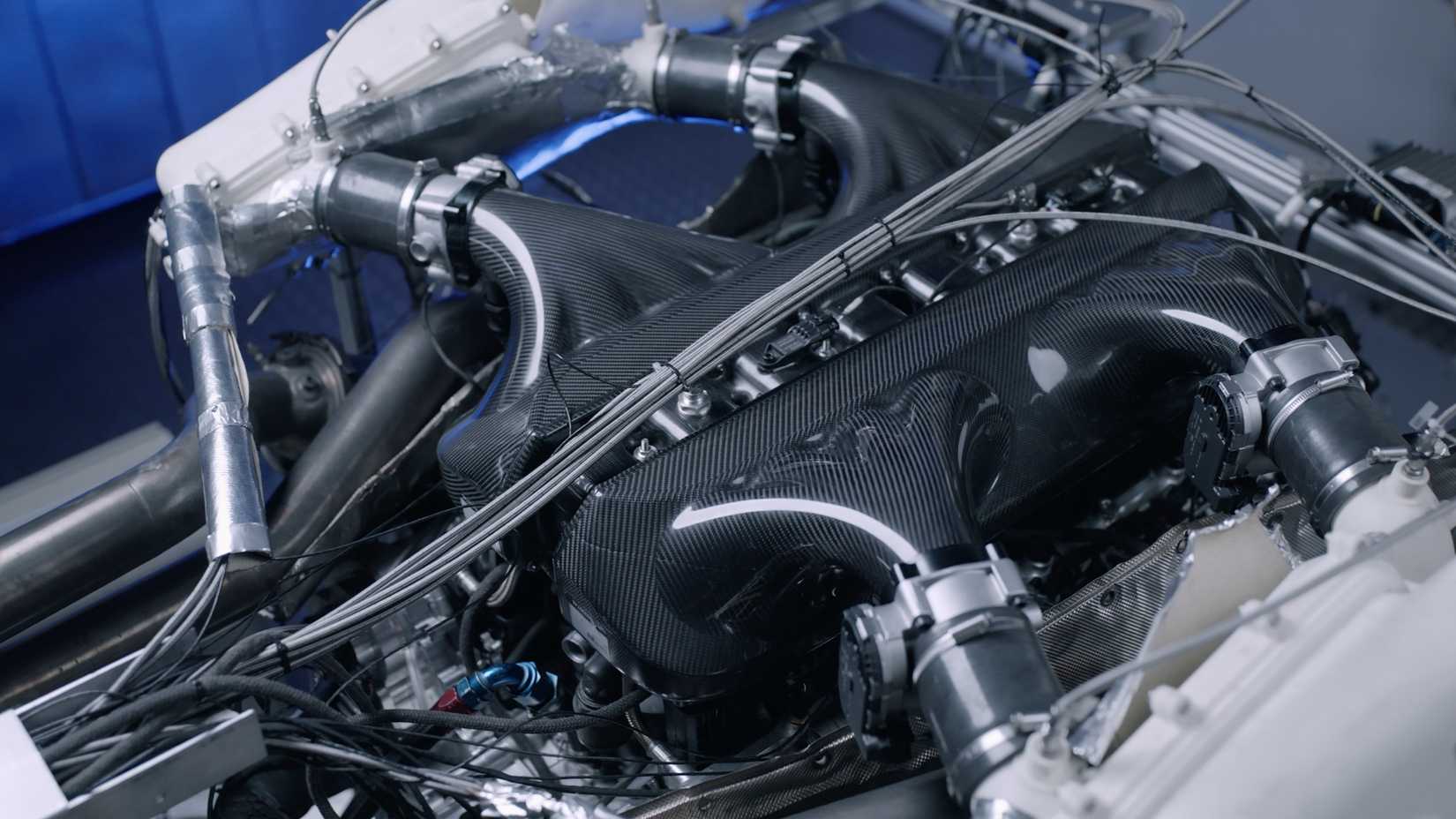 Plenos do motor Bugatti Tourbillon 02