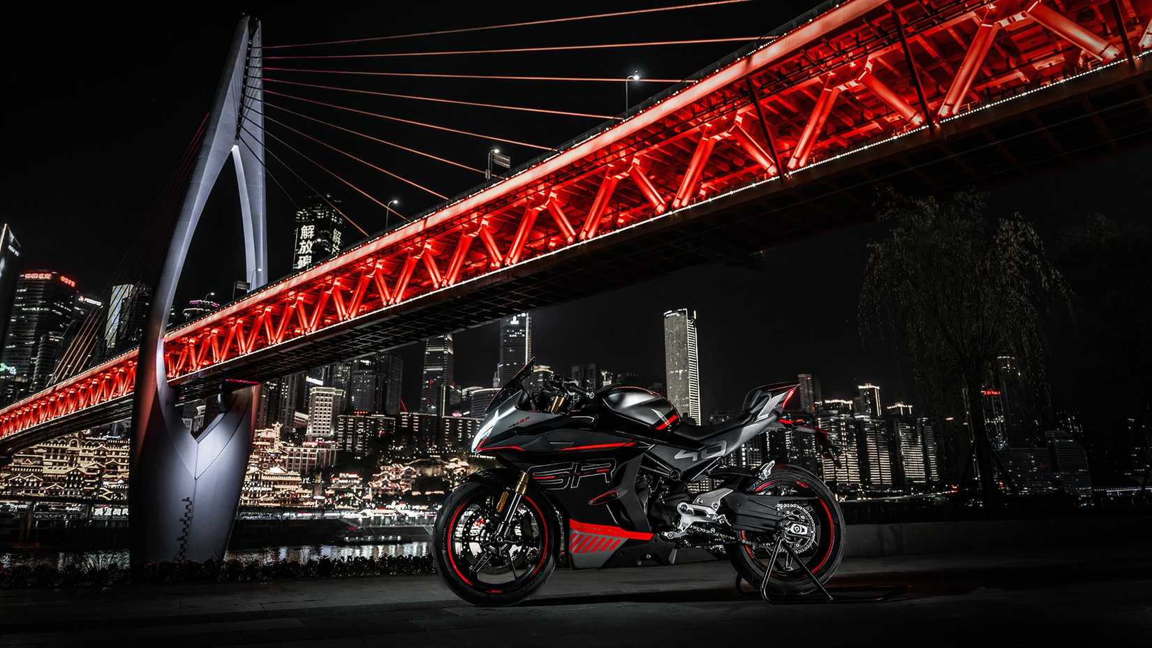 CFMoto 450SS wide shot