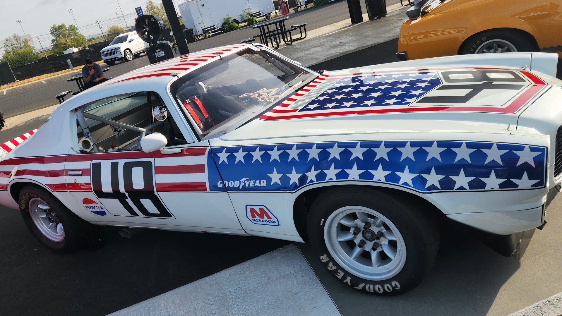 쉐보레의 NASCAR 쇼카가 차세대 카마로의 디자인을 미리 공개했을 수도 있습니다.