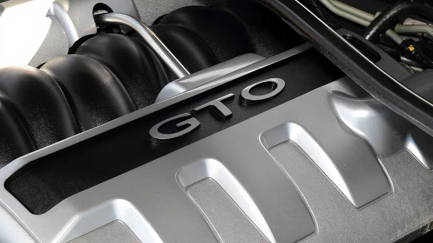 Close up shot of 2005 Pontiac GTO engine