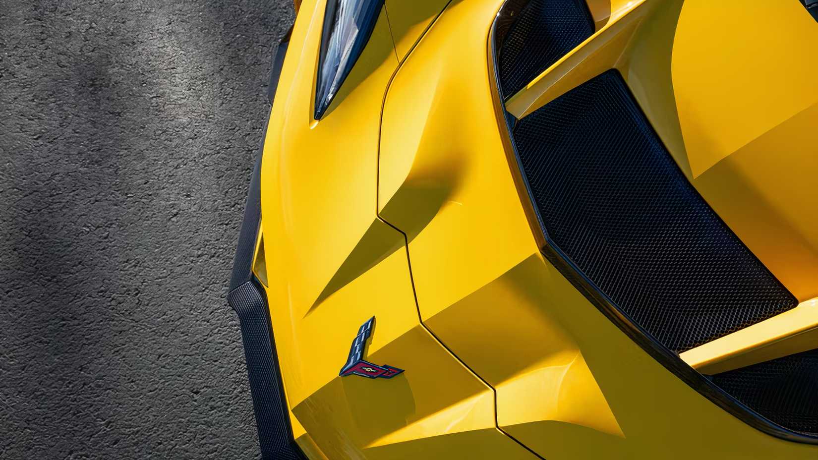 Frente do Chevrolet Corvette ZR1 2025 em amarelo