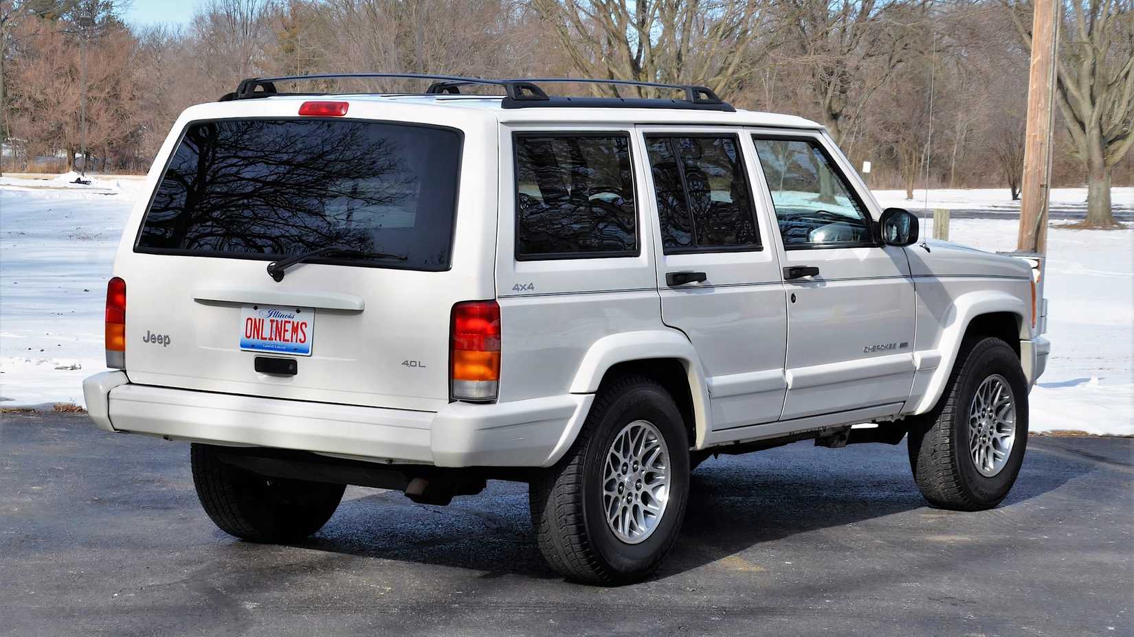 1999 Jeep Cherokee Limited rear end